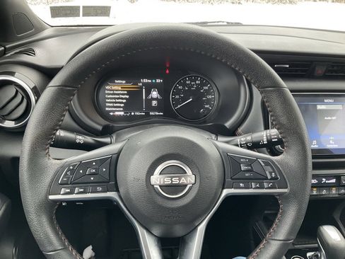 Used 2023 Nissan Kicks SR w/ SR Premium Package image 6