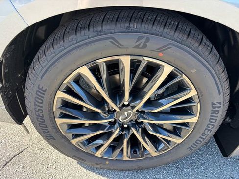 New 2026 INFINITI QX80 Autograph w/ Premium Cargo Package image 9