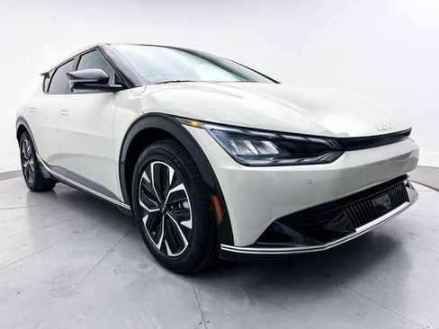 Used 2022 Kia EV6 Wind image 10