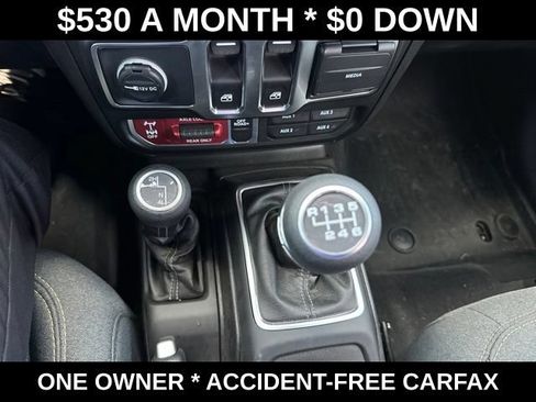 Used 2025 Jeep Wrangler Sport AWD/4WD image 27