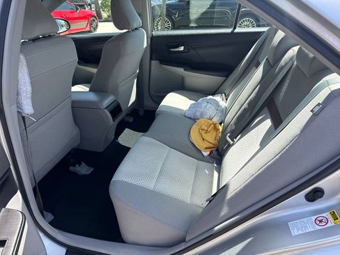 Used 2012 Toyota Camry LE FWD image 5