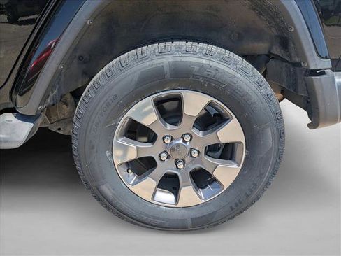 Used 2019 Jeep Wrangler Unlimited Sahara AWD/4WD image 8