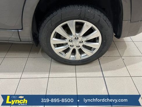 Used 2018 Jeep Cherokee Overland image 31