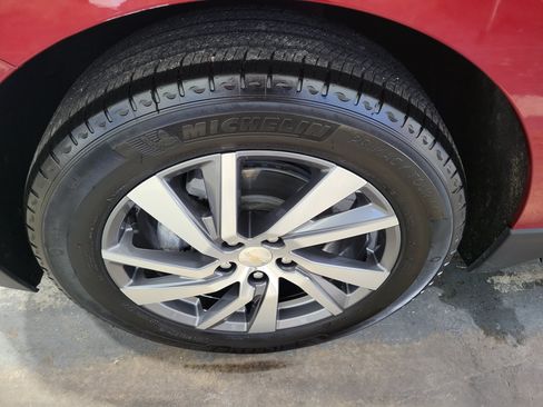 Certified 2024 Chevrolet Equinox Premier FWD image 36