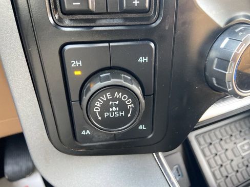 Used 2023 Ford F150 Lariat w/ Equipment Group 502A High image 17