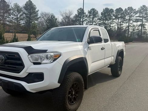 Used 2019 Toyota Tacoma SR w/ SX Package image 1