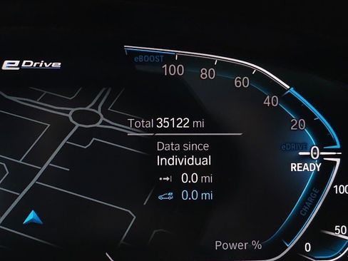 Used 2023 BMW 530e xDrive w/ Premium Package image 23