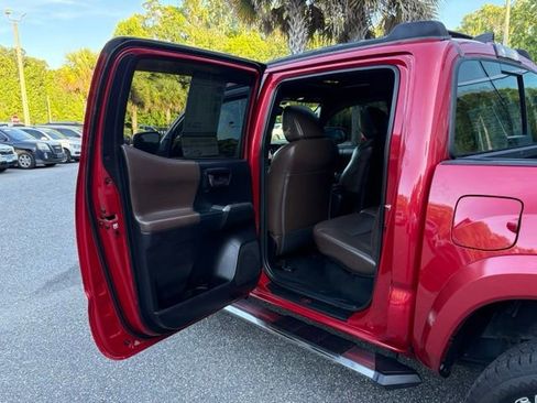 Used 2017 Toyota Tacoma Limited w/ Tow Package RWD image 23