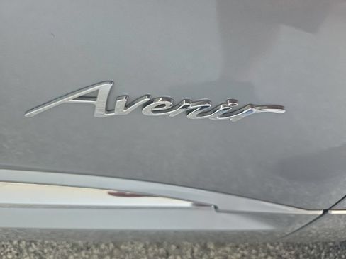 Used 2024 Buick Envision Avenir AWD/4WD image 9