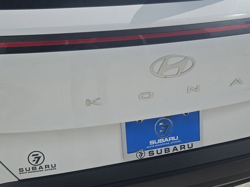 Used 2025 Hyundai Kona SEL FWD image 7