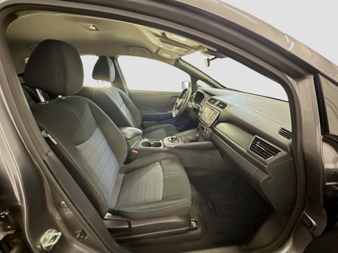 Used 2023 Nissan Leaf S image 31