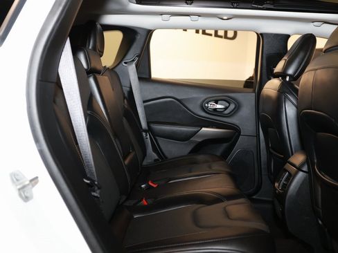 Used 2021 Jeep Cherokee Limited image 14