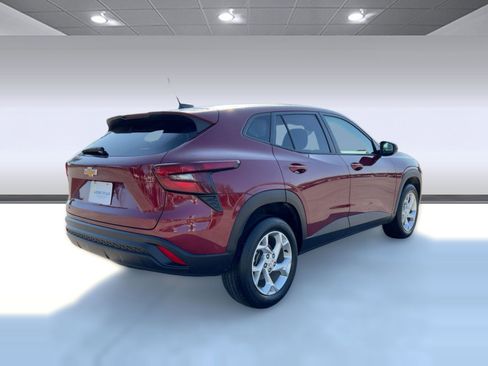 Certified 2024 Chevrolet Trax LS w/ LS Convenience Package image 8