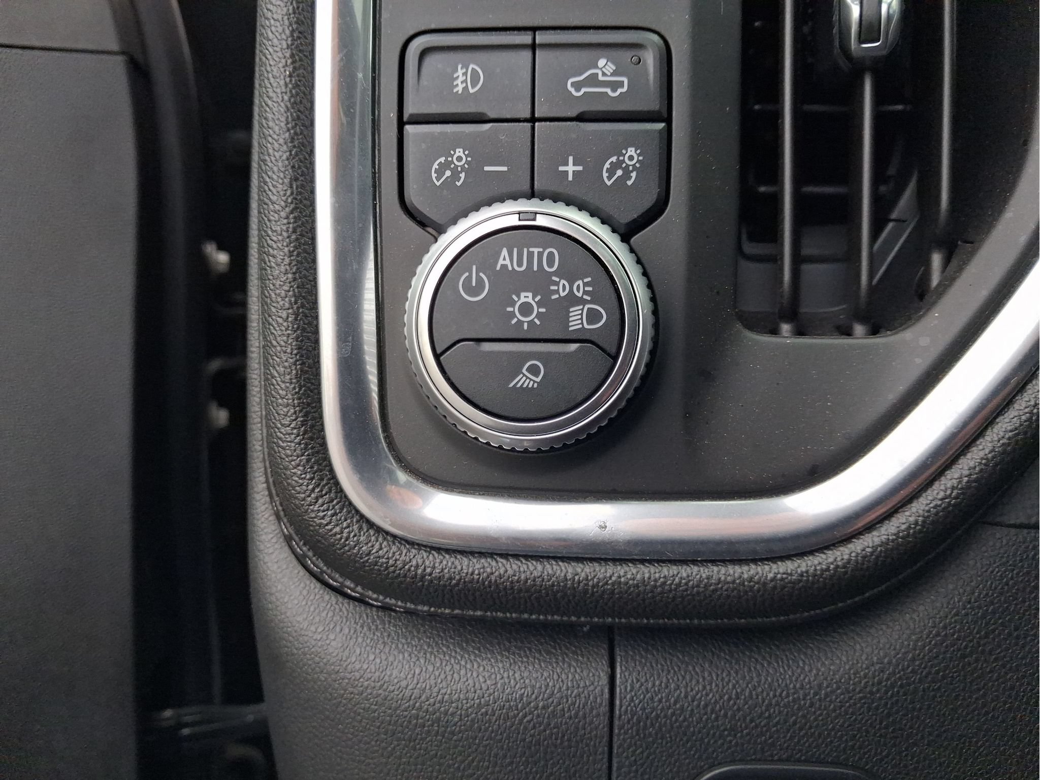Used 2019 GMC Sierra 1500 Denali w/ Driver Alert Package II AWD/4WD image 16