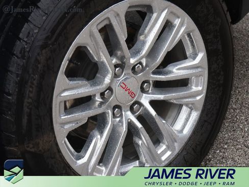Used 2024 GMC Yukon SLT AWD/4WD image 41