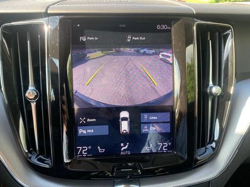 Used 2019 Volvo XC60 T6 Momentum w/ Multimedia Package AWD/4WD image 15