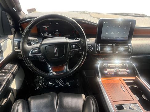 Used 2018 Lincoln Navigator L Reserve w/ Technology Package AWD/4WD image 14