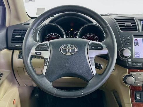 Used 2012 Toyota Highlander Limited w/ Tow Pkg AWD/4WD image 14