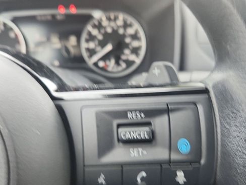 Used 2023 Nissan Rogue SV AWD/4WD image 15