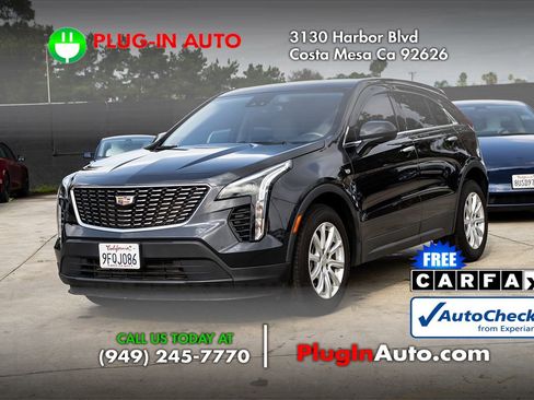 Used 2023 Cadillac XT4 Luxury w/ Cold Weather Package image 1
