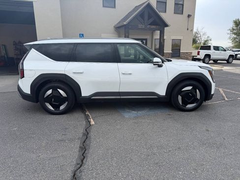 Used 2024 Kia EV9 Wind AWD/4WD image 10