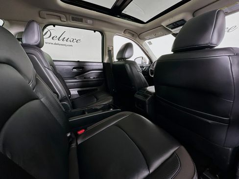 Used 2024 Nissan Pathfinder SL w/ SL Premium Package image 31