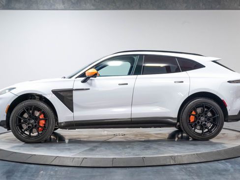 Used 2021 Aston Martin DBX AWD/4WD image 17