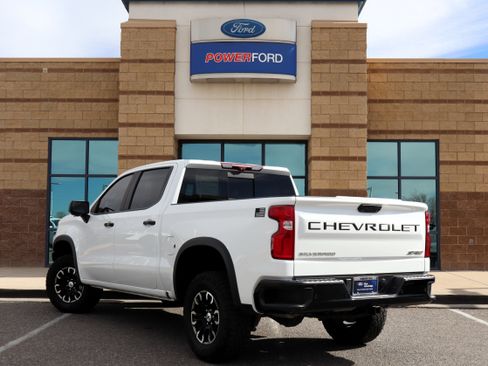 Used 2023 Chevrolet Silverado 1500 ZR2 w/ Technology Package image 8