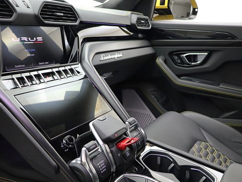 Used 2022 Lamborghini Urus /SELEZIONE PRE-OWNED CERTIFIED image 42