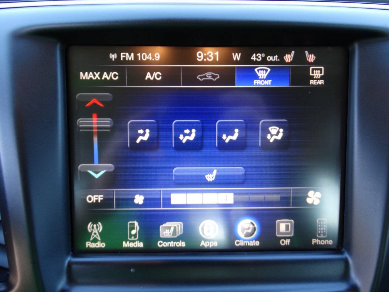 Used 2016 Chrysler 200 Limited FWD image 24