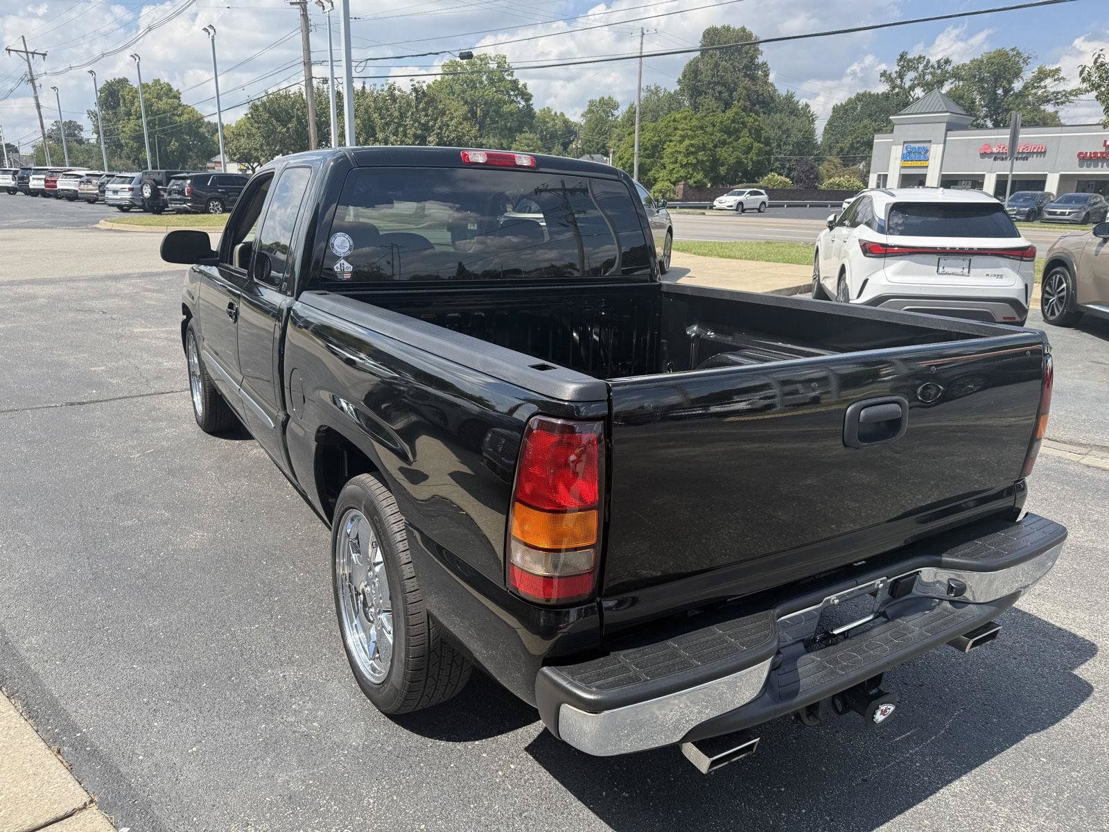Used 2006 GMC Sierra 1500 SLT w/ Sierra Special Edition RWD image 4