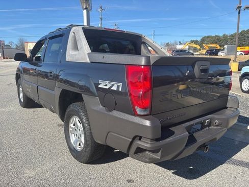 Used 2003 Chevrolet Avalanche 4x4 w/ Suspension Package, Off-Road image 6