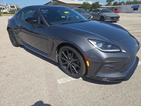 Used 2023 Toyota GR86 Premium RWD image 3