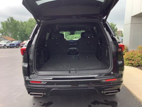 Used 2025 Buick Enclave Sport Touring w/ Power Package AWD/4WD image 6