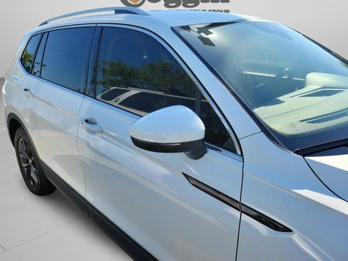 Used 2022 Volkswagen Tiguan SE image 16