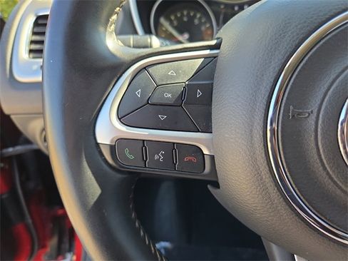 Used 2018 Jeep Compass Latitude image 23