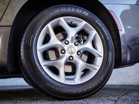 Used 2020 Chrysler Pacifica Limited image 18