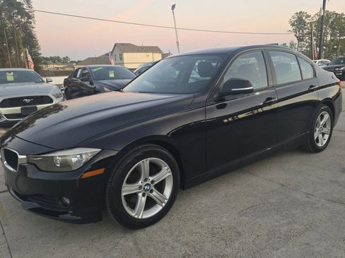 Used 2013 BMW 320i 320i Sedan 4D image 2