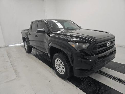 Used 2024 Toyota Tacoma SR image 3
