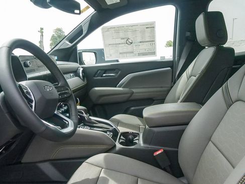 New 2026 Chevrolet Colorado ZR2 w/ Technology Package AWD/4WD image 17