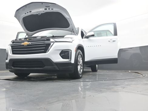 Used 2022 Chevrolet Traverse LT AWD/4WD image 40