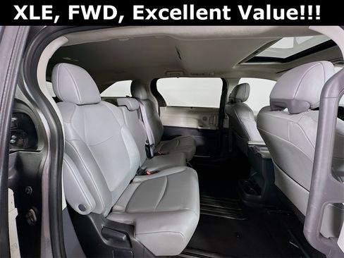 Used 2023 Toyota Sienna XLE image 28