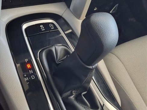 Used 2023 Toyota Corolla Cross L FWD image 11