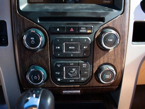 Used 2014 Ford F150 Lariat w/ Equipment Group 502A Luxury image 25