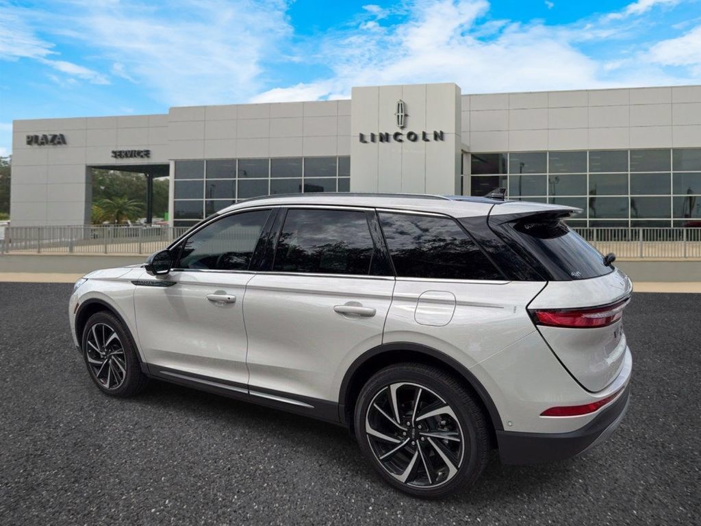 Used 2023 Lincoln Corsair Reserve w/ Equipment Group 202A FWD image 5