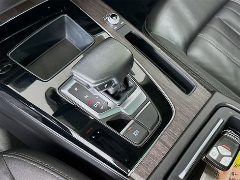 Used 2022 Audi Q5 2.0T Premium image 16