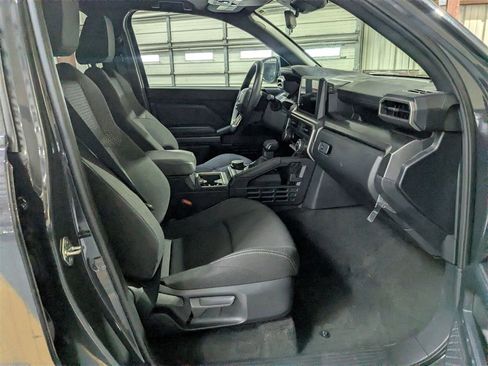 Used 2025 Toyota 4Runner SR5 image 31