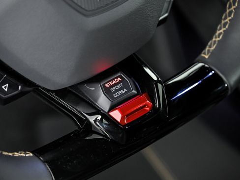 Used 2022 Lamborghini Huracan EVO RWD image 20