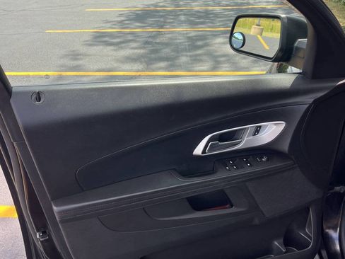 Used 2017 Chevrolet Equinox LS FWD image 15