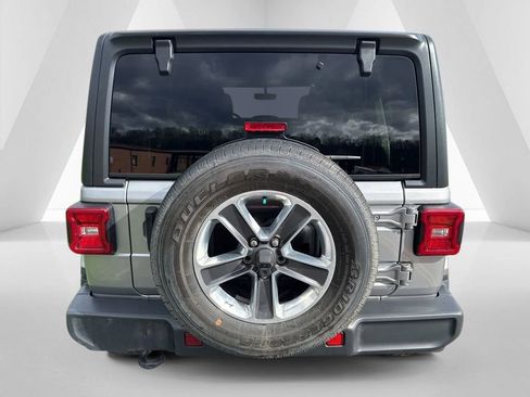 Used 2018 Jeep Wrangler Unlimited Sahara w/ Uconnect 4C Nav & Sound Group image 6